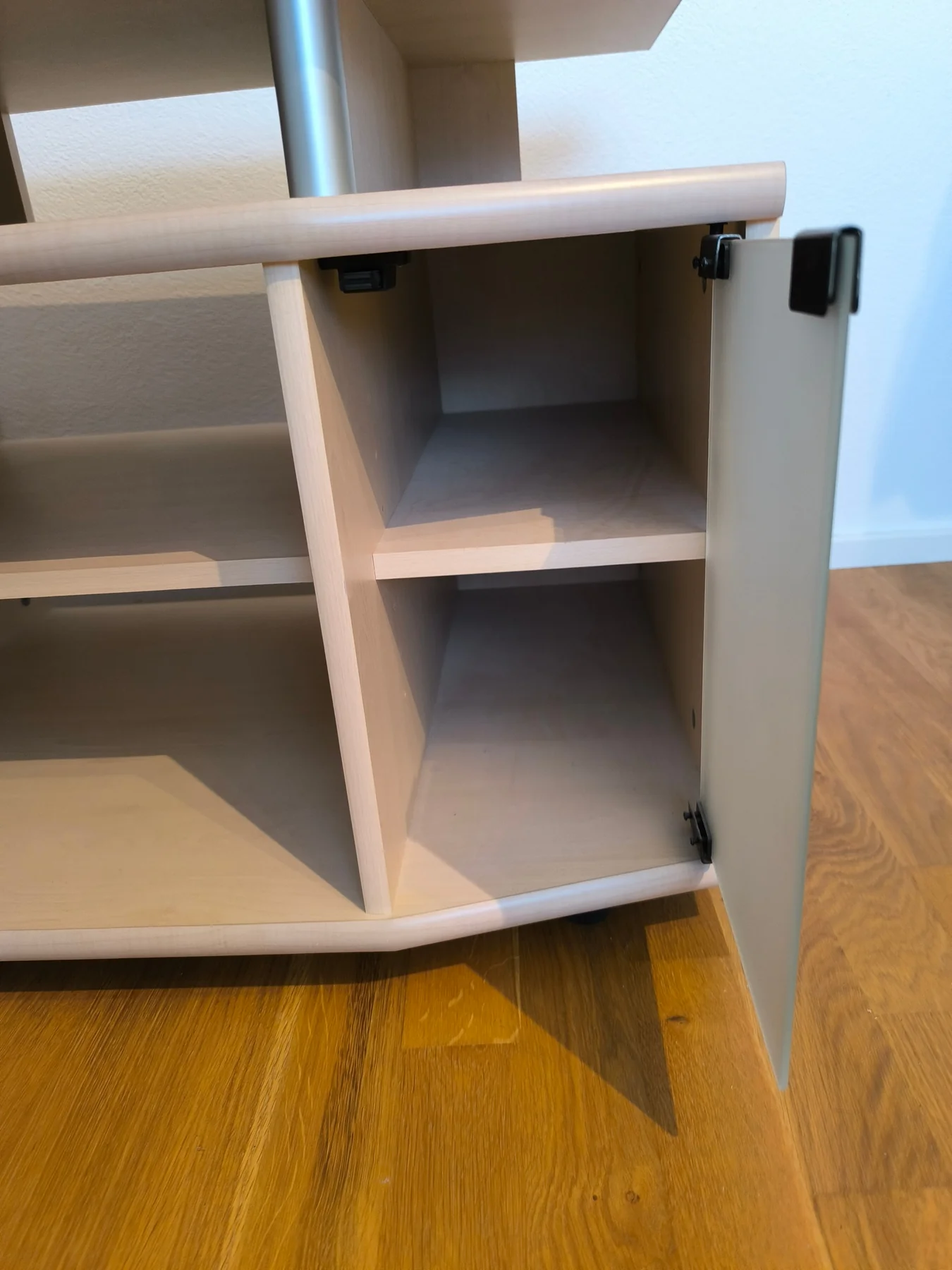 TV stand with acrylic glass and wheels – view 4