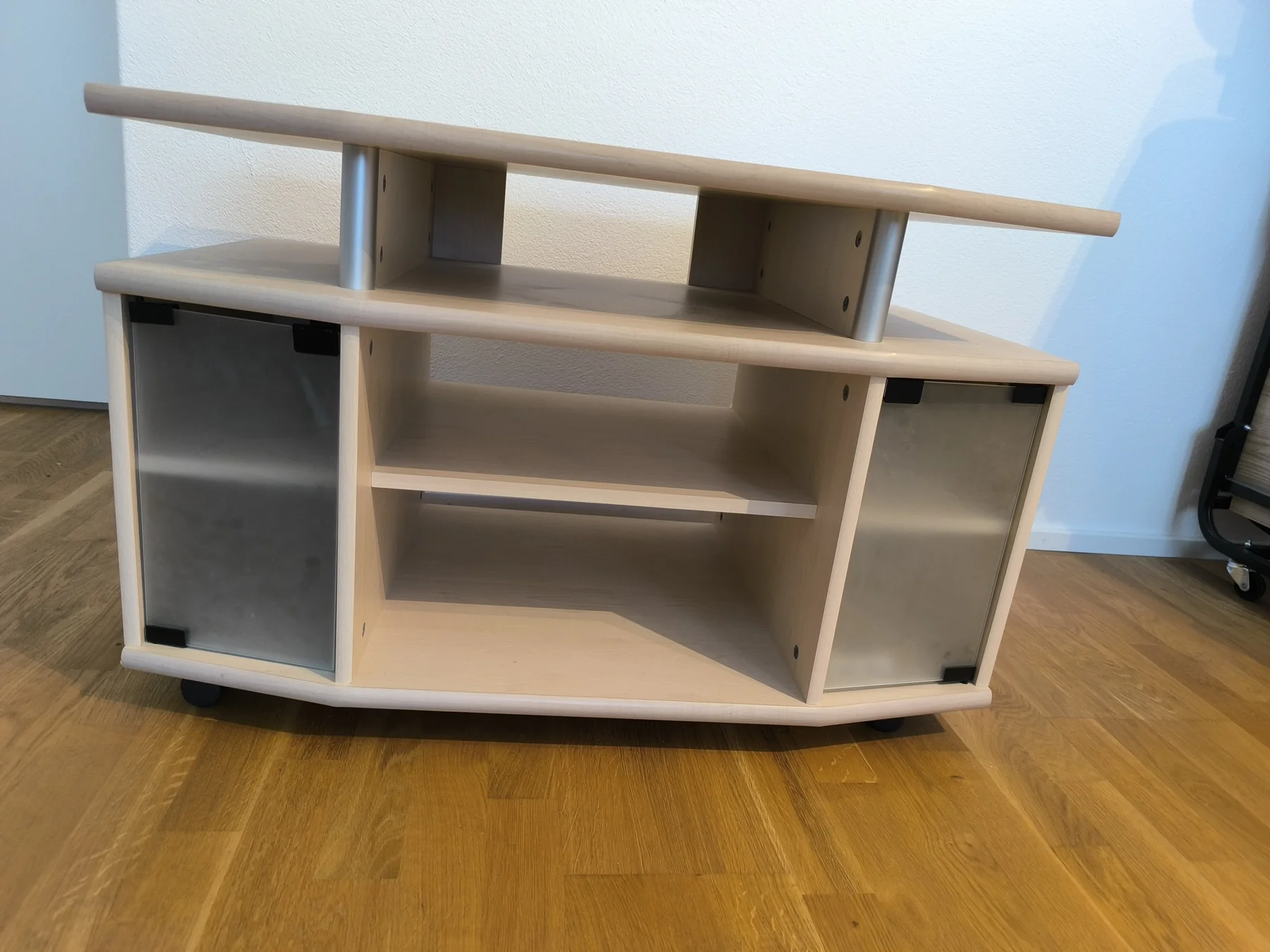 TV stand with acrylic glass and wheels – view 7