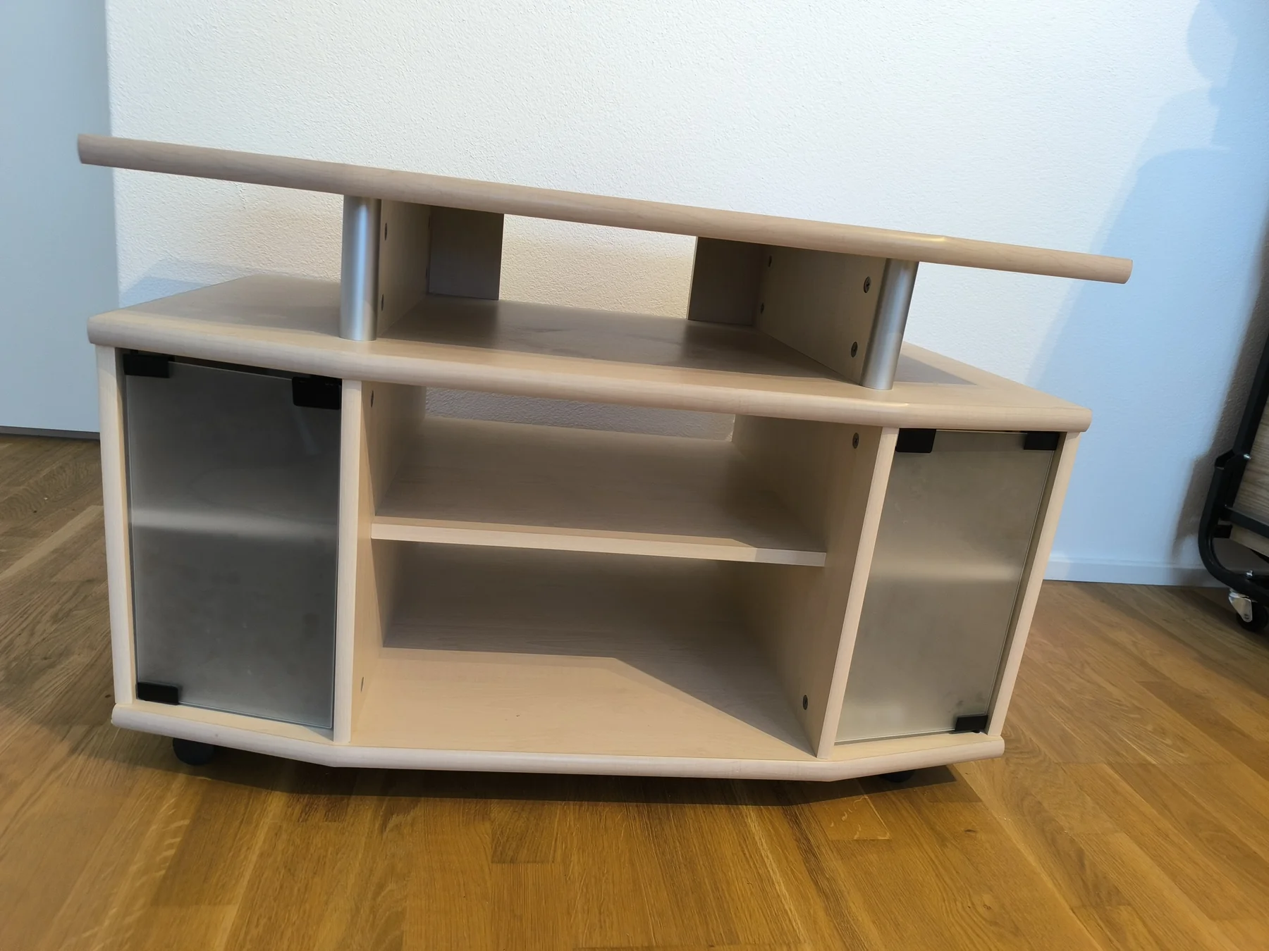 TV stand with acrylic glass and wheels – view 8