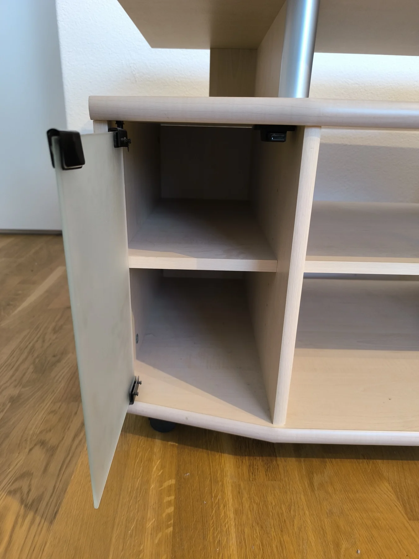 TV stand with acrylic glass and wheels – view 11