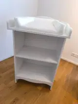 IKEA SMÅGÖRA changing table with pad – view 1