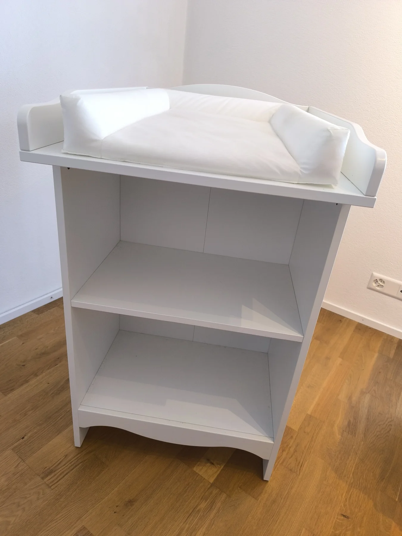 IKEA SMÅGÖRA changing table with pad – view 4